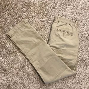 Gap Khaki Pants size 31x32